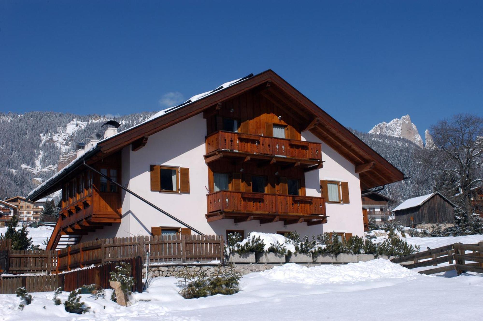 Appartamenti Majon Ladina Vigo di Fassa Exteriör bild