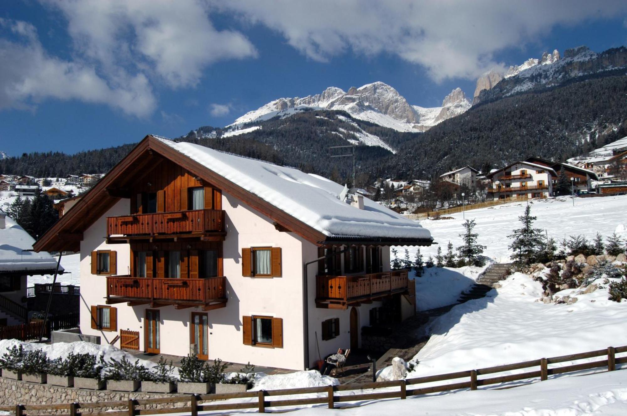 Appartamenti Majon Ladina Vigo di Fassa Exteriör bild